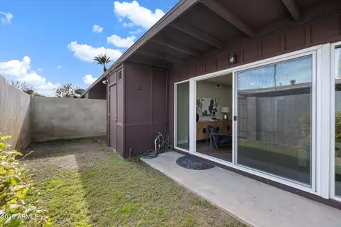 Exterior - 1450 E Bethany Home Rd #8, Phoenix, AZ 85014 photo 2 of 6