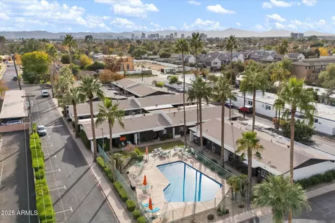 View/Area - 1450 E Bethany Home Rd #8, Phoenix, AZ 85014 photo 1 of 3