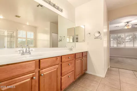 Bath - 3686 E Powell Way, Gilbert, AZ 85298 photo 1 of 3
