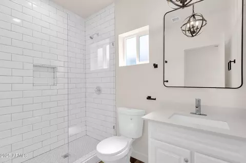 Bath - 1012 E Pierson St, Phoenix, AZ 85014 photo 5 of 6