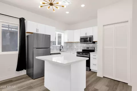 Kitchen - 1012 E Pierson St, Phoenix, AZ 85014 photo 10 of 11
