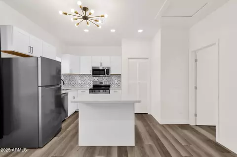 Kitchen - 1012 E Pierson St, Phoenix, AZ 85014 photo 9 of 11