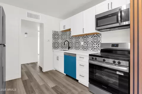 Kitchen - 1012 E Pierson St, Phoenix, AZ 85014 photo 1 of 11