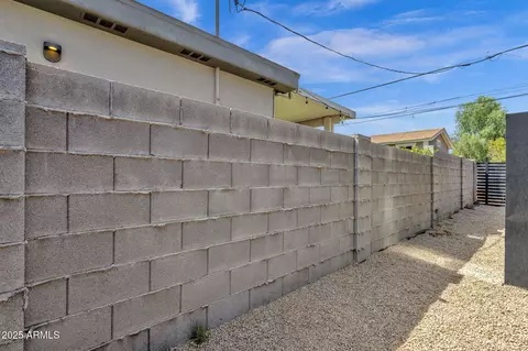 Exterior - 1012 E Pierson St, Phoenix, AZ 85014 photo 16 of 20