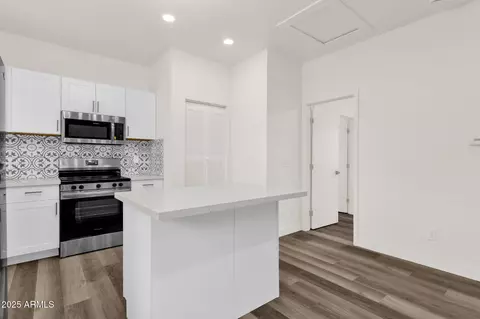 Kitchen - 1012 E Pierson St, Phoenix, AZ 85014 photo 8 of 11