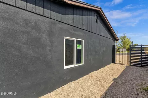 Exterior - 1012 E Pierson St, Phoenix, AZ 85014 photo 8 of 20