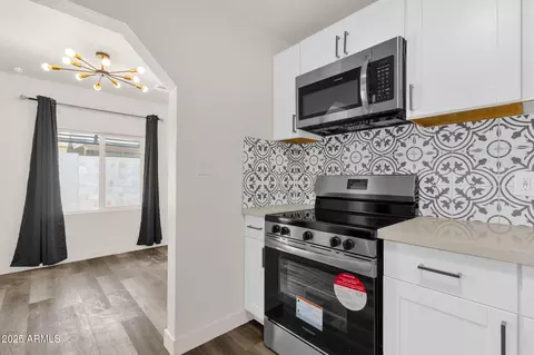 Kitchen - 1012 E Pierson St, Phoenix, AZ 85014 photo 7 of 11