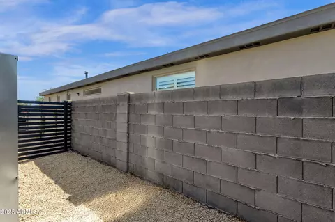 Exterior - 1012 E Pierson St, Phoenix, AZ 85014 photo 10 of 20