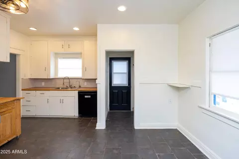 Entry Way - 311 14th Ter, Bisbee, AZ 85603 photo 1 of 2