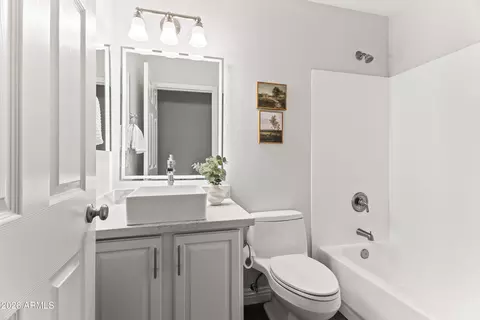 Bath - 3146 E Monterosa St, Phoenix, AZ 85016 photo 4 of 4
