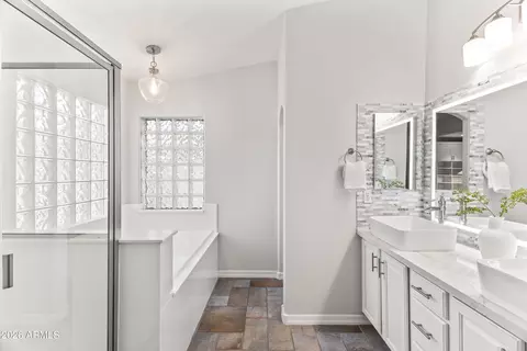Bath - 3146 E Monterosa St, Phoenix, AZ 85016 photo 1 of 4