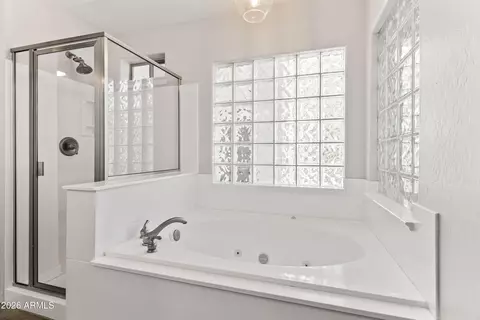 Bath - 3146 E Monterosa St, Phoenix, AZ 85016 photo 3 of 4