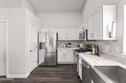 Kitchen - 3146 E Monterosa St, Phoenix, AZ 85016 photo 3 of 4