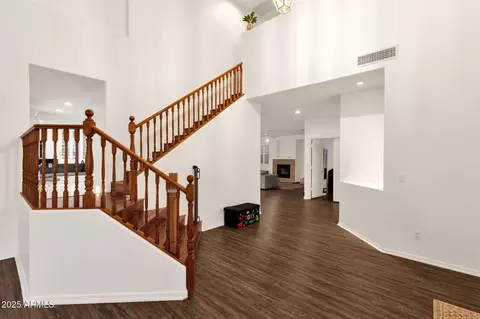 Entry Way - 969 E Oakland St, Gilbert, AZ 85295 photo 2 of 3