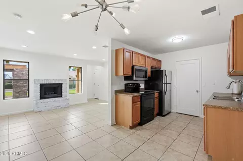 Kitchen - 3511 E Baseline Rd #1014, Phoenix, AZ 85042 photo 1 of 6