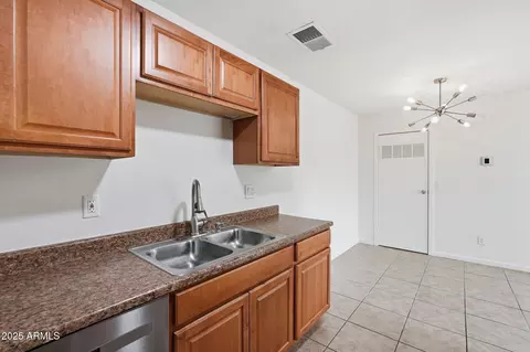 Kitchen - 3511 E Baseline Rd #1014, Phoenix, AZ 85042 photo 5 of 6