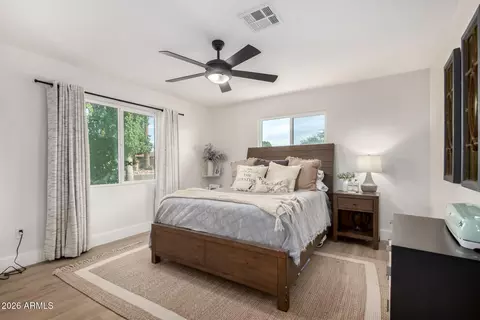 Bedroom - 2917 E Pinchot Ave, Phoenix, AZ 85016 photo 4 of 4