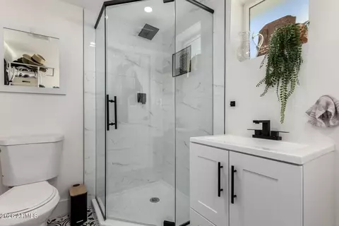 Bath - 2917 E Pinchot Ave, Phoenix, AZ 85016 photo 4 of 4