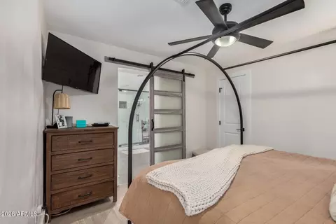 Bedroom - 2917 E Pinchot Ave, Phoenix, AZ 85016 photo 2 of 4