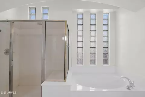 Bath - 3810 E Latham Ct, Gilbert, AZ 85297 photo 2 of 3