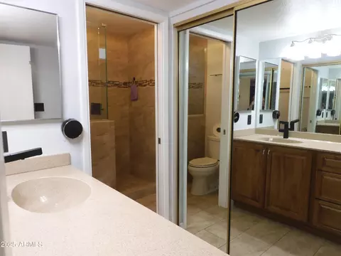 Bath - 4456 E Hidalgo Ave, Phoenix, AZ 85040 photo 3 of 7