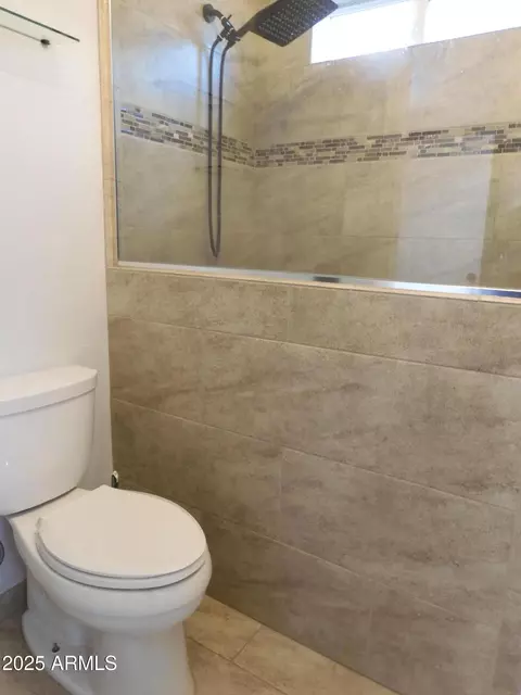 Bath - 4456 E Hidalgo Ave, Phoenix, AZ 85040 photo 6 of 7