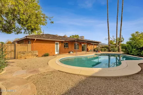 Exterior - 2063 E La Jolla Dr, Tempe, AZ 85282 photo 7 of 11