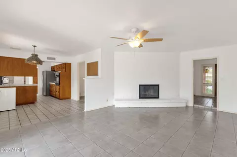 Living - 2063 E La Jolla Dr, Tempe, AZ 85282 photo 4 of 5