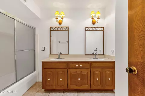 Bath - 2063 E La Jolla Dr, Tempe, AZ 85282 photo 3 of 4