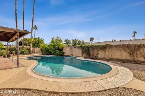 Exterior - 2063 E La Jolla Dr, Tempe, AZ 85282 photo 6 of 11