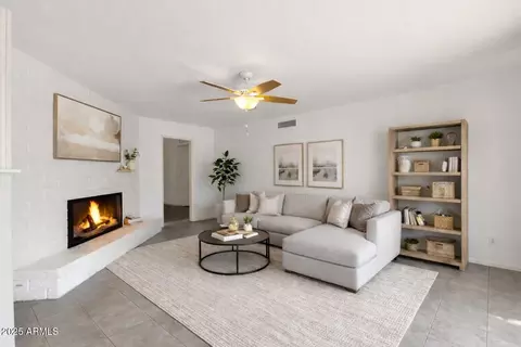 Living - 2063 E La Jolla Dr, Tempe, AZ 85282 photo 2 of 5