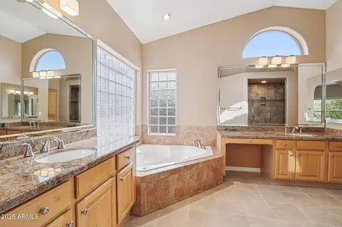 Bath - 1321 E Desert Flower Ln, Phoenix, AZ 85048 photo 2 of 6