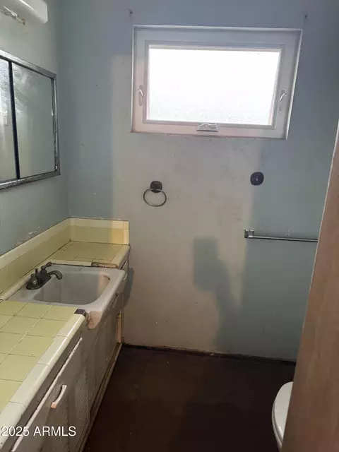 Bath - 1461 E Mclellan Blvd, Phoenix, AZ 85014 photo 4 of 5