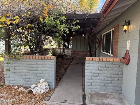 Exterior - 1461 E Mclellan Blvd, Phoenix, AZ 85014 photo 2 of 4