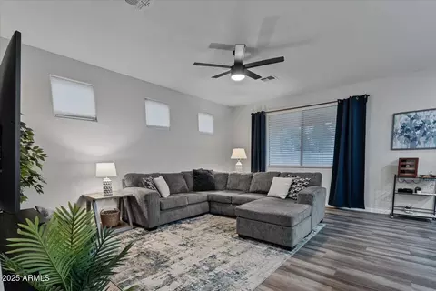 Living - 1524 E Gary Way, Phoenix, AZ 85042 photo 1 of 1