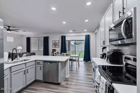 1524 E Gary Way, Phoenix, AZ 85042
