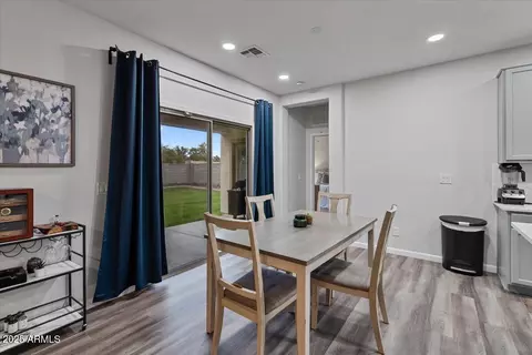Dining - 1524 E Gary Way, Phoenix, AZ 85042 photo 1 of 1