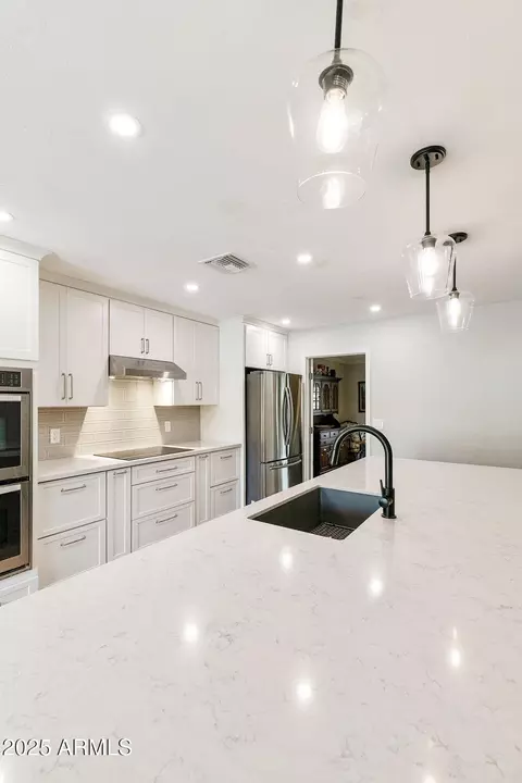 Kitchen - 1902 E Redfield Rd, Tempe, AZ 85283 photo 8 of 11