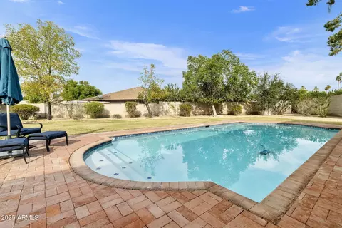 Exterior - 1902 E Redfield Rd, Tempe, AZ 85283 photo 4 of 10
