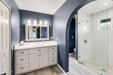 Bath - 1902 E Redfield Rd, Tempe, AZ 85283 photo 5 of 7