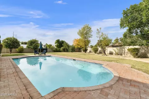 Exterior - 1902 E Redfield Rd, Tempe, AZ 85283 photo 5 of 10
