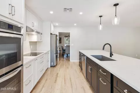 Kitchen - 1902 E Redfield Rd, Tempe, AZ 85283 photo 4 of 11