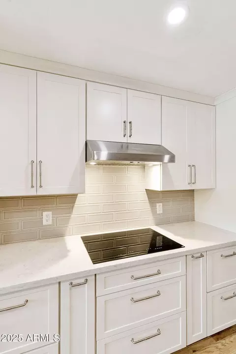 Kitchen - 1902 E Redfield Rd, Tempe, AZ 85283 photo 9 of 11