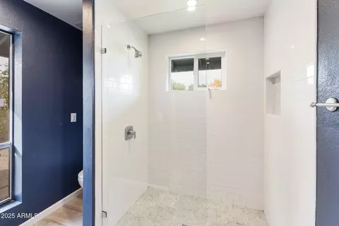Bath - 1902 E Redfield Rd, Tempe, AZ 85283 photo 6 of 7