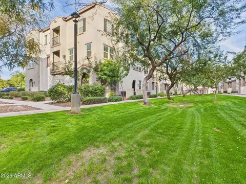 Exterior - 2335 E Hidalgo Ave, Phoenix, AZ 85040 photo 4 of 6
