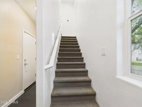 Entry Way - 2335 E Hidalgo Ave, Phoenix, AZ 85040 photo 2 of 2