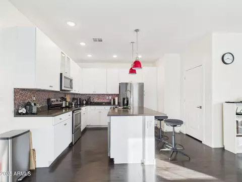 Kitchen - 2335 E Hidalgo Ave, Phoenix, AZ 85040 photo 1 of 3
