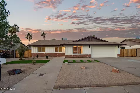 2910 W Anderson Dr, Phoenix, AZ 85053