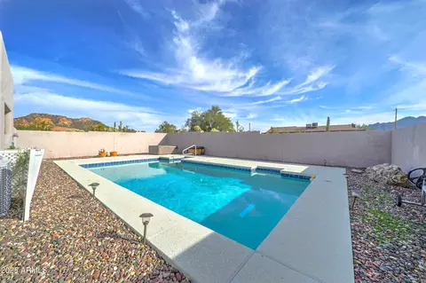 Exterior - 132 E Kaniksu St, Apache Junction, AZ 85119 photo 5 of 9