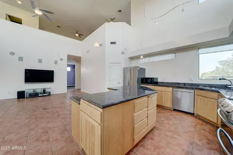 Kitchen - 132 E Kaniksu St, Apache Junction, AZ 85119 photo 3 of 5